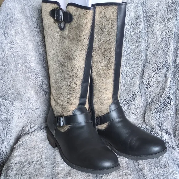 Ugg Chancery leather boots Women's sz 11