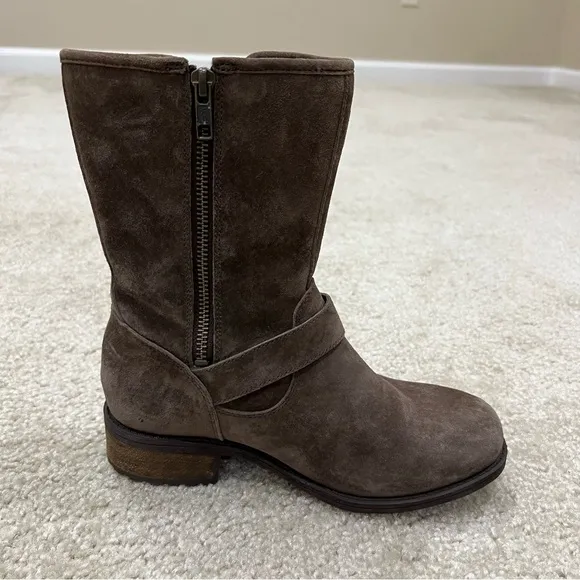 UGG Chaney Brown Boots Lined Buckles Moto Water Resistant WM Size 5.5 (1006042),