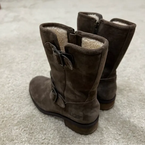 UGG Chaney Brown Boots Lined Buckles Moto Water Resistant WM Size 5.5 (1006042),