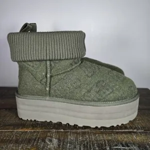 UGG Classic Mini Felted Platform Womens Size 9 Slip On Shoes Boots Green Lined