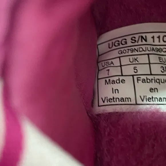UGG Fuchsia Puff Yeah Slide Sheepskin SLIPPER Sandals Women