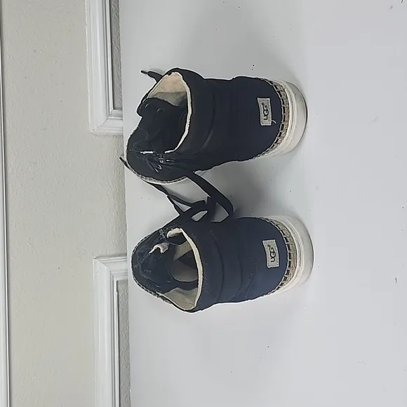 UGG Gradie women Hightop Espadrille black sneakers  size 9N/S