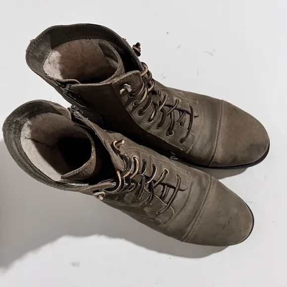 UGG Kilmer II Dove Suede Leather Combo UggPure Lining Lug Sole Lace Up Boot 9.5