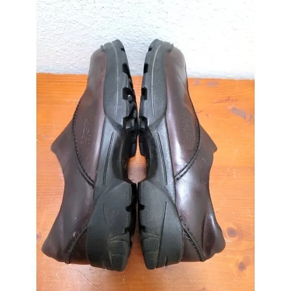 UGG Mens Brown Leather Slip-On Shoes With Shearling Lining Size 10