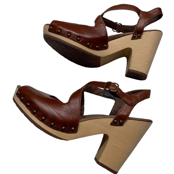 UGG NADIA BROWN LEATHER  OPEN TOE PLATFORM WOODEN HEEL STUDDED SANDALS SHOES