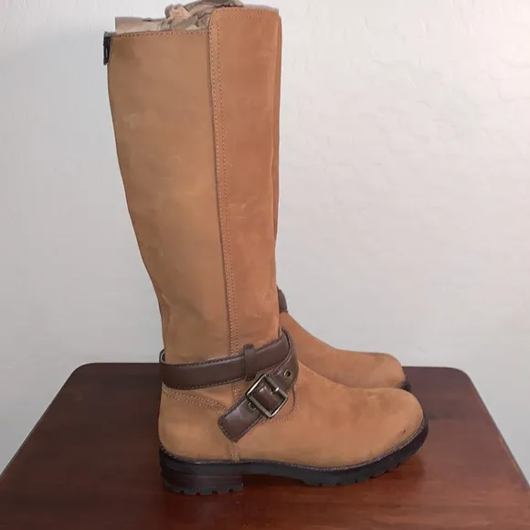 UGG SIZE 6.5 HARRINGTON CHESTNUT LEATHER WATER RESISTANT TALL BEAUTIFUL BOOTS