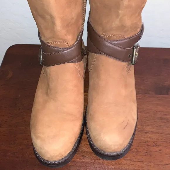 UGG SIZE 6.5 HARRINGTON CHESTNUT LEATHER WATER RESISTANT TALL BEAUTIFUL BOOTS