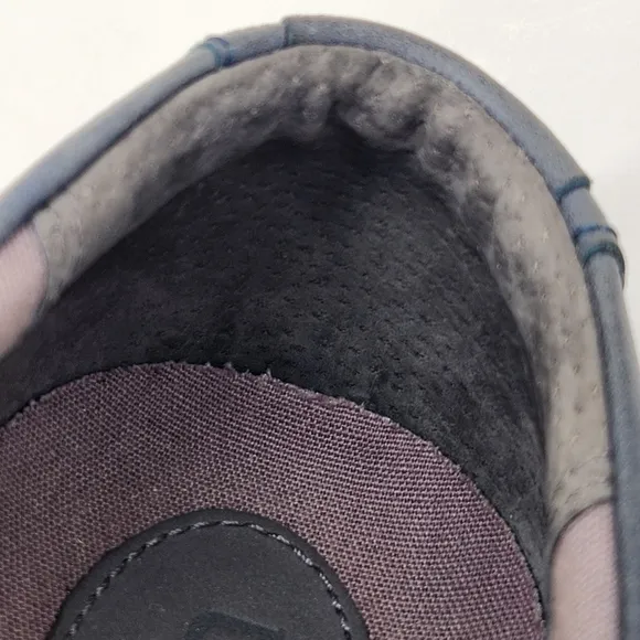 Ugg sneakers men's 12 navy blue leather Cheswick 1004084 heavy duty low top