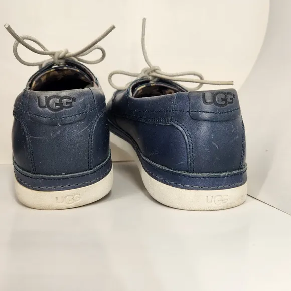 Ugg sneakers men's 12 navy blue leather Cheswick 1004084 heavy duty low top