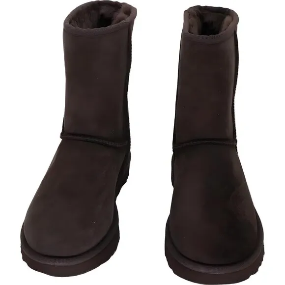 UGG Women's Classic Short II Boots - Stylish Comfort in Brown, Size 7