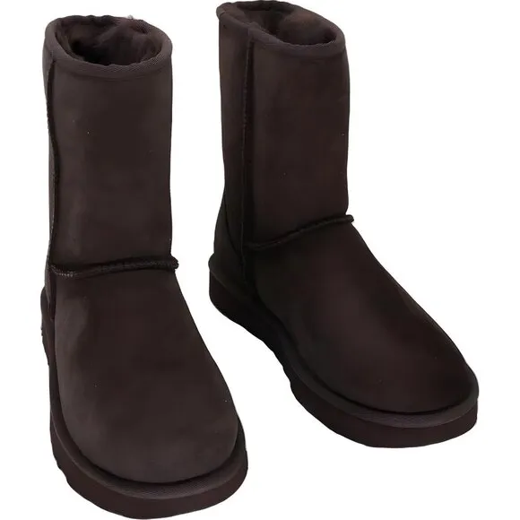 UGG Women's Classic Short II Boots - Stylish Comfort in Brown, Size 7
