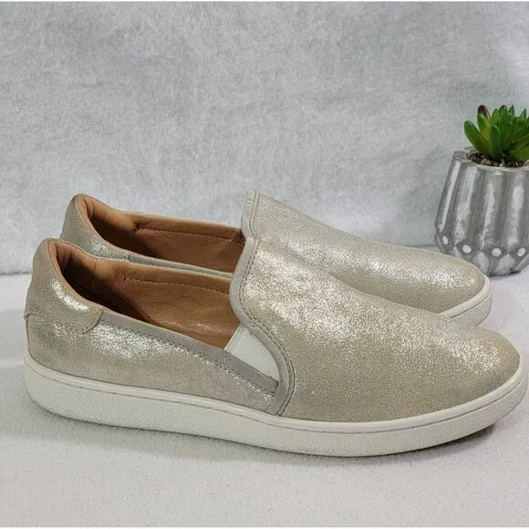 UGG Women's Silver Shimmer Slip On Flat Shoes Round Toe Leather Upper Size 8