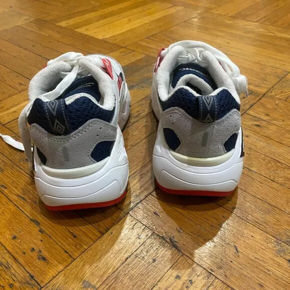 umbro teens shoes