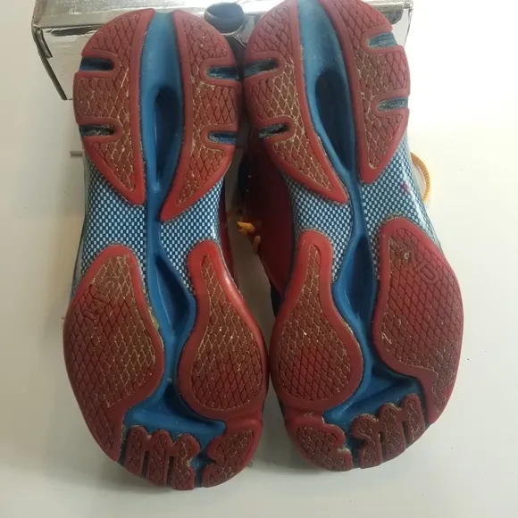 Under armour Boys shoes Athletic size 7Y 1240904-485
