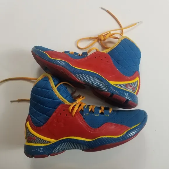 Under armour Boys shoes Athletic size 7Y 1240904-485