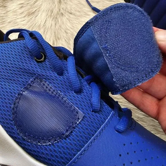 UNDER ARMOUR Zone Big Boys Basketball Shoes Royal Blue Size 6 NEW