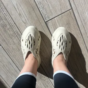 *USED* Yeezy Foam Runners