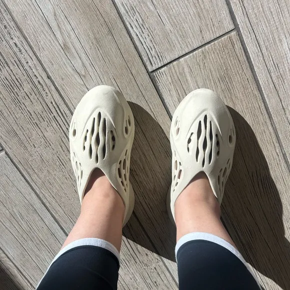 *USED* Yeezy Foam Runners
