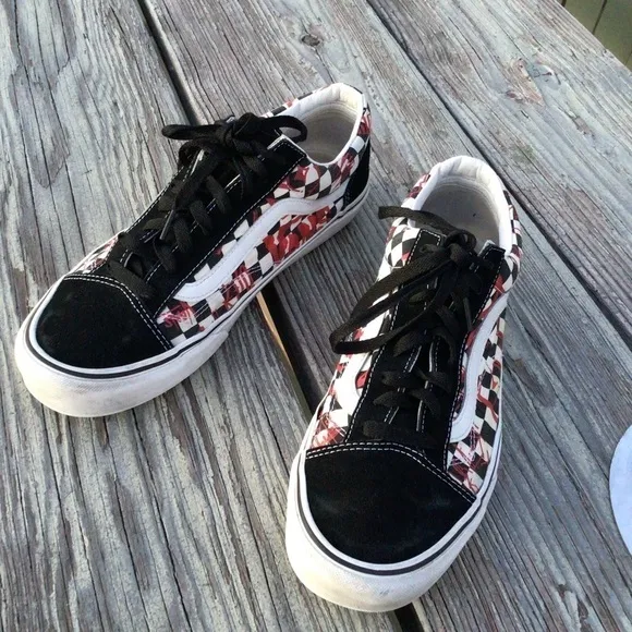 Vans crew style 36 checkerboard red skaters sneakers