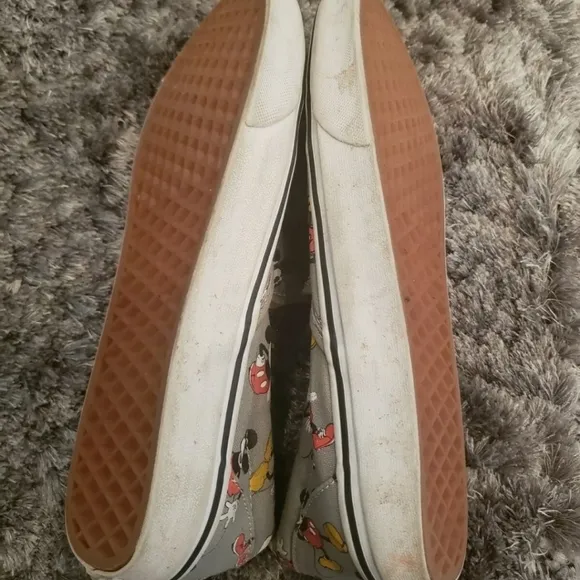 Vans Disney Men's Mickey Mouse Casual Tennis Shoes Size 9.5M Slip-On Gray/White