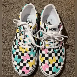 Vans girls  Doheny Butterfly Checkerboard multi-color white skate sneakers size3