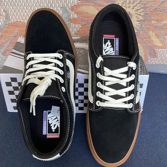 Vans Men’s Chukka Low SidBlack/GumVN0A5KQZB9M Snickers