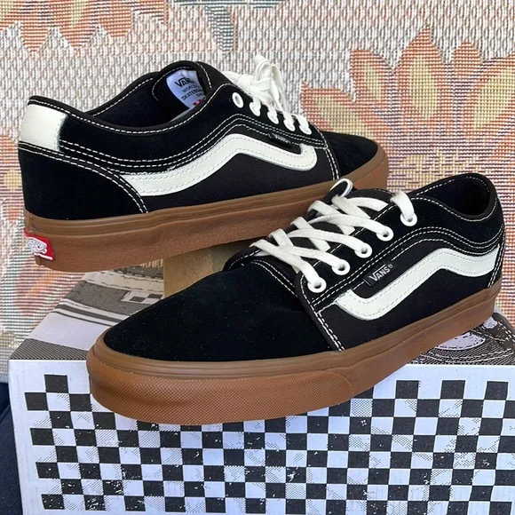 Vans Men’s Chukka Low SidBlack/GumVN0A5KQZB9M Snickers