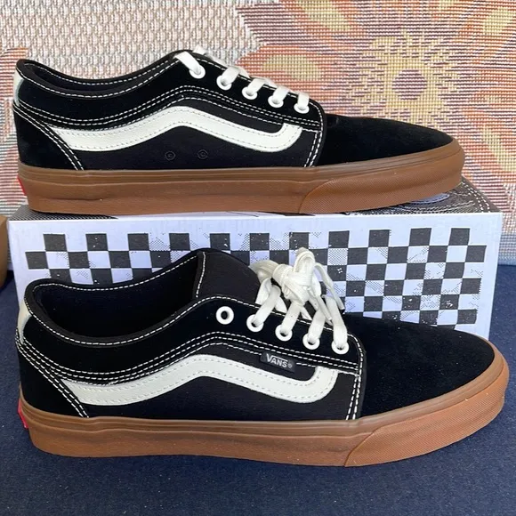 Vans Men’s Chukka Low SidBlack/GumVN0A5KQZB9M Snickers