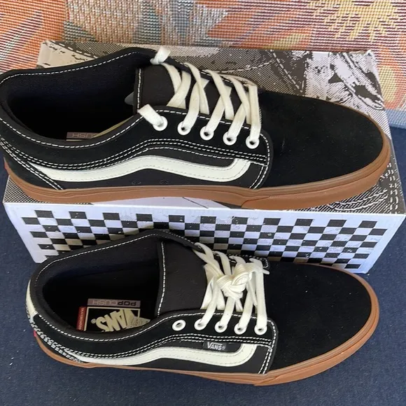 Vans Men’s Chukka Low SidBlack/GumVN0A5KQZB9M Snickers