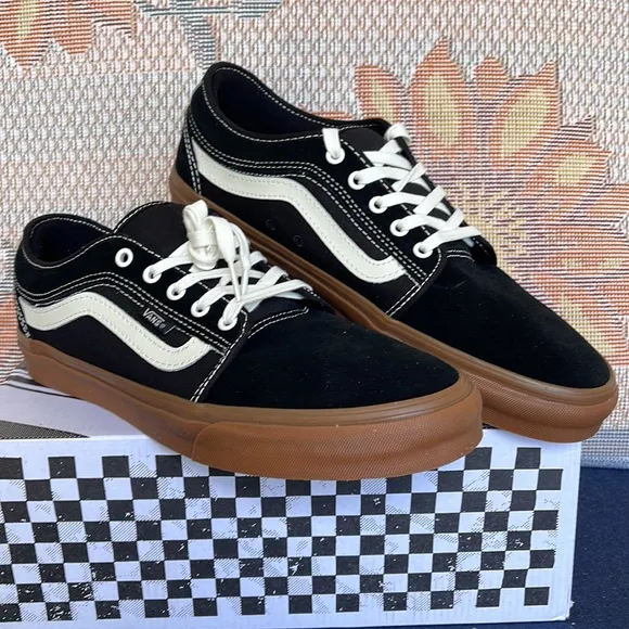 Vans Men’s Chukka Low SidBlack/GumVN0A5KQZB9M Snickers