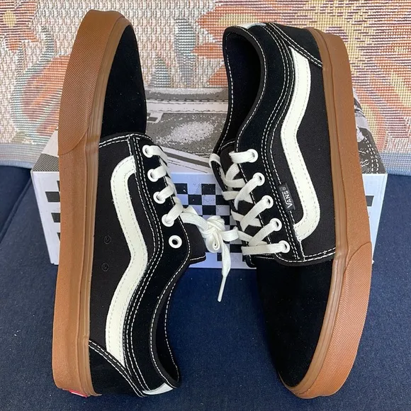 Vans Men’s Chukka Low SidBlack/GumVN0A5KQZB9M Snickers