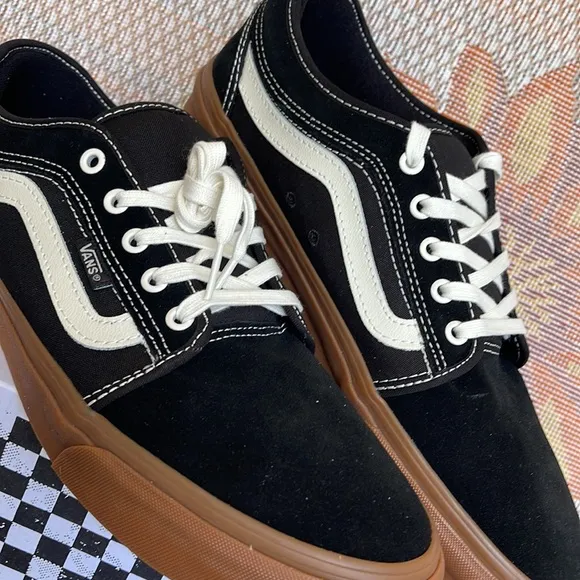 Vans Men’s Chukka Low SidBlack/GumVN0A5KQZB9M Snickers