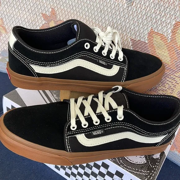 Vans Men’s Chukka Low SidBlack/GumVN0A5KQZB9M Snickers