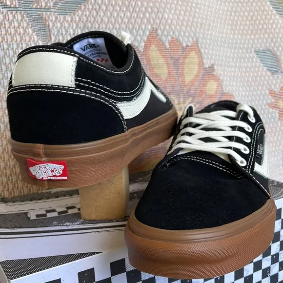 Vans Men’s Chukka Low SidBlack/GumVN0A5KQZB9M Snickers