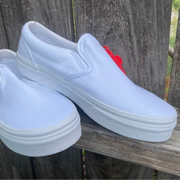Vans Off the Wall Big Kids Size 3 Shoes Classic Slip On White