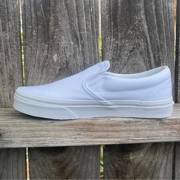 Vans Off the Wall Big Kids Size 3 Shoes Classic Slip On White