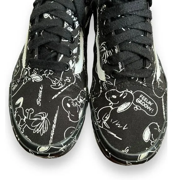 Vans Old Skool Peanuts Snoopy Black &amp; White Sneakers size Women’s 10 / Men’s 8.5