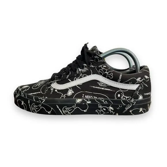 Vans Old Skool Peanuts Snoopy Black &amp; White Sneakers size Women’s 10 / Men’s 8.5