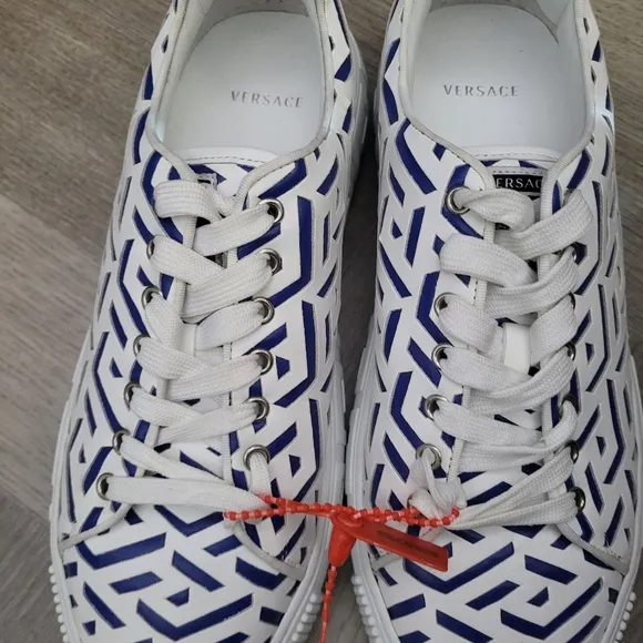 Versace sneakers shoes 43 nwt