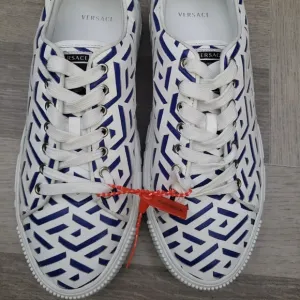 Versace sneakers shoes 43 nwt