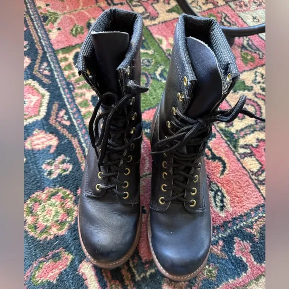 Vibram Beautiful genuine leather lace up combat biker boots sz 8.5 / 39