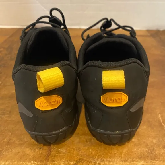 Vibram Womens V-Trail 2.0 Black Yellow Hiking Shoes 19W7601 Size 7-7.5/EU 37