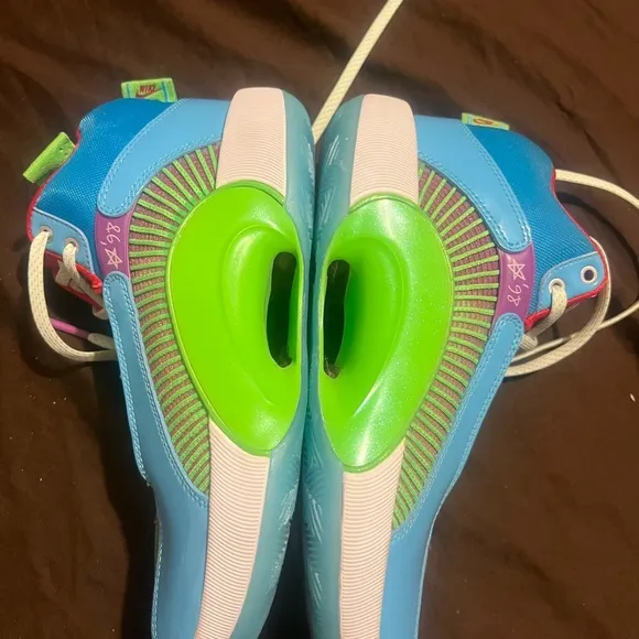 Vibrant Blue and Green Athletic Sneakers with Modern Design Air Jordan 35 Nike