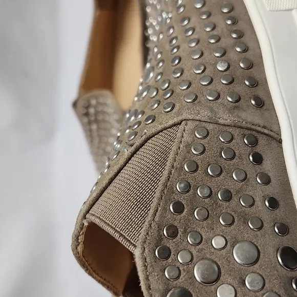 Vince Camuto Kindra Leather Silver Studded Slip-on Casual shoes (womens size 10)