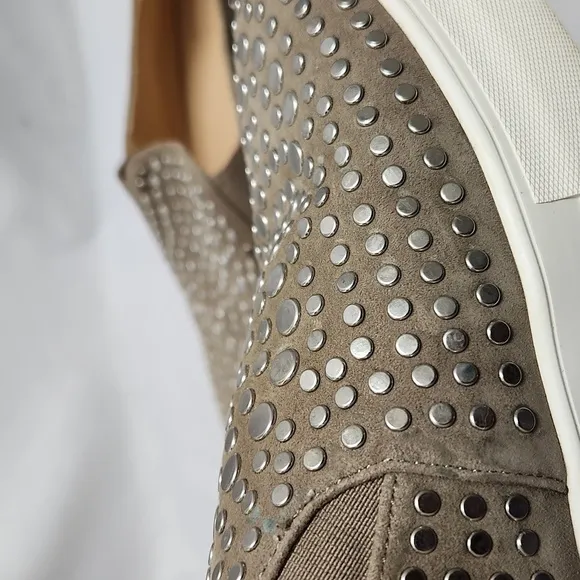 Vince Camuto Kindra Leather Silver Studded Slip-on Casual shoes (womens size 10)