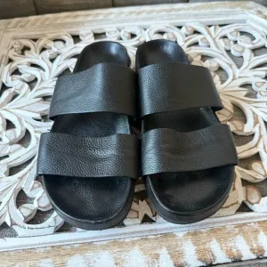 Vince Pebbled Black Leather Sandals Shoes Women’s 9.5 10