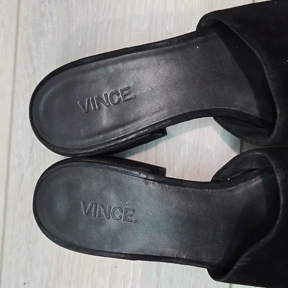 Vince Women Suede Heels Sandals shoes sz 7.5M