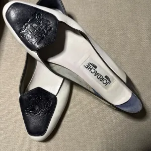 Vintage 80s Jordache Women's Flat Slip On Shoes Leather Navy Blue Size 8.5