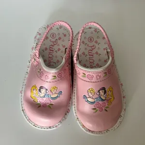 Vintage 90s Disney Princess Sandals Size 6