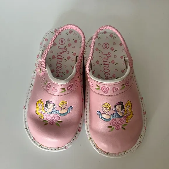 Vintage 90s Disney Princess Sandals Size 6